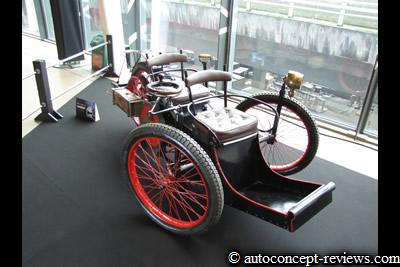 1896 - LA VOITURETTE Leon Bollée two-seat tricycle